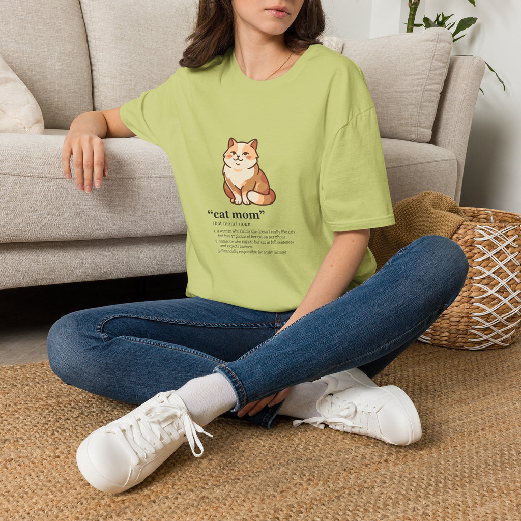 | Cat Mom Graphic Illustation T-Shirt | Cute Fluffy Cat Illustration